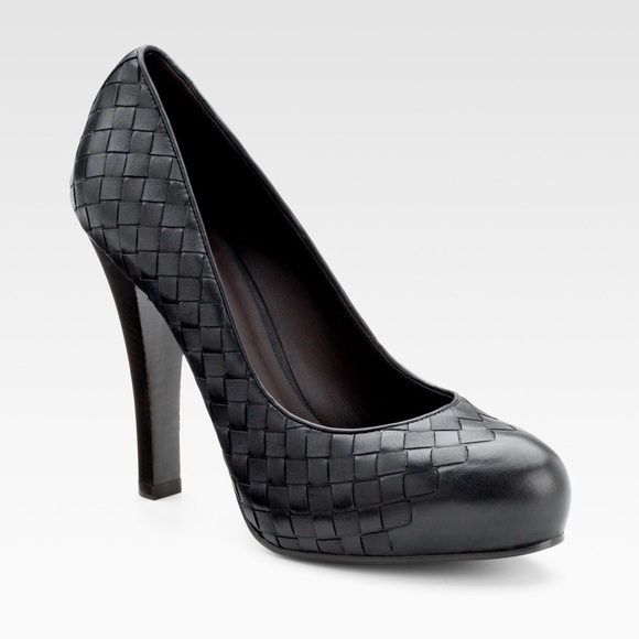 Bottega Veneta Round Toe Leather Pump Heels - Picture 2 of 8